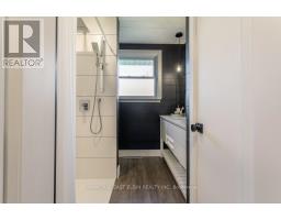 26 LAWRENCE CRESCENT - 27