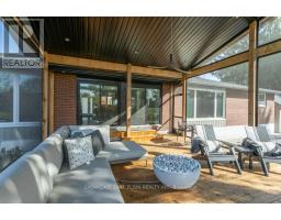 26 LAWRENCE CRESCENT - 40