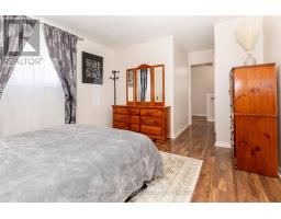 862 TRAFALGAR STREET - 25