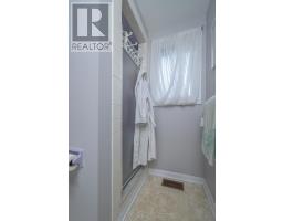 46 GRAND VIEW CRESCENT - 32