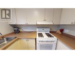 17 - 226 HIGHVIEW AVENUE W - 18