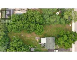 385 KENMORE PLACE - 11