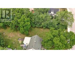 385 KENMORE PLACE - 12