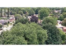 385 KENMORE PLACE - 17