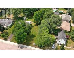 385 KENMORE PLACE - 20