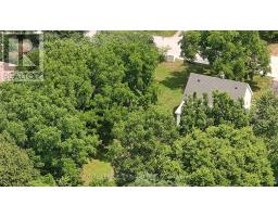 385 KENMORE PLACE - 24