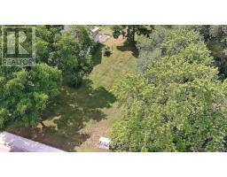 385 KENMORE PLACE - 28
