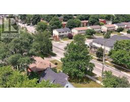 385 KENMORE PLACE - 29