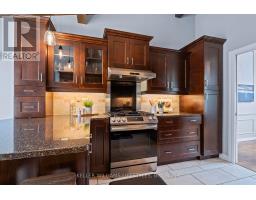 31 CONIFER CRESCENT - 15