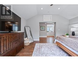 31 CONIFER CRESCENT - 21