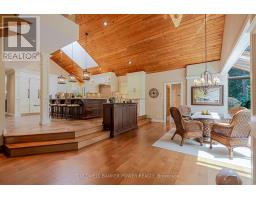 11 OLD OAK LANE - 18