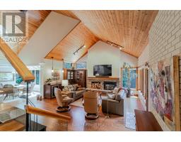 11 OLD OAK LANE - 21
