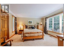 11 OLD OAK LANE - 25