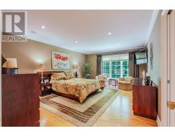 11 OLD OAK LANE - 27