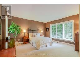 11 OLD OAK LANE - 31