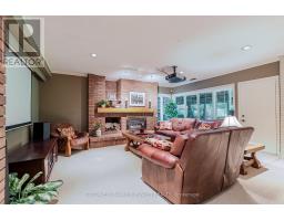 11 OLD OAK LANE - 35