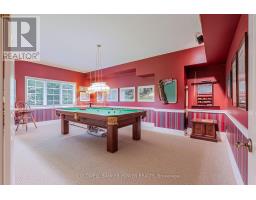 11 OLD OAK LANE - 37