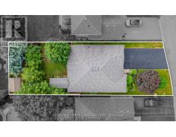18 TRILLIUM CRESCENT - 40
