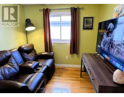 15 SPEIGHT CRESCENT - 12
