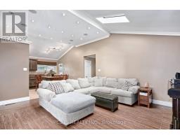 110 BOW STREET - 7