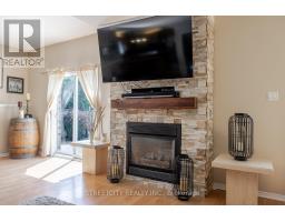 226 ANDREA CRESCENT - 18