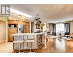 79 MENDIP CRESCENT - 17