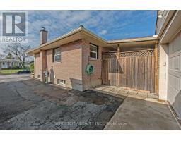 69 ALAYNE CRESCENT - 40