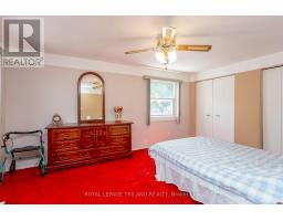 25 BLUE RIDGE CRESCENT - 24