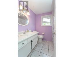 25 BLUE RIDGE CRESCENT - 28