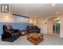 25 BLUE RIDGE CRESCENT - 31