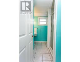 25 BLUE RIDGE CRESCENT - 32