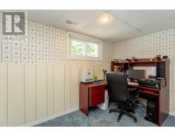 25 BLUE RIDGE CRESCENT - 34
