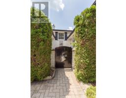 25 BLUE RIDGE CRESCENT - 38