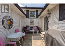 25 BLUE RIDGE CRESCENT - 39