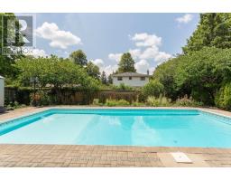 25 BLUE RIDGE CRESCENT - 44