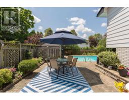 25 BLUE RIDGE CRESCENT - 46