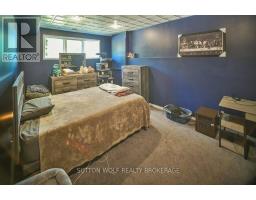 64 HICKORY BOULEVARD W - 20