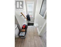 636 QUEENS AVENUE - 27