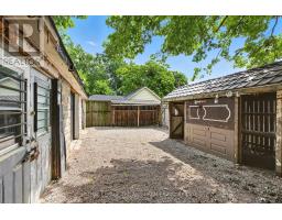636 QUEENS AVENUE - 39