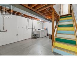 218 OAKCREST DRIVE - 32