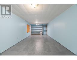 218 OAKCREST DRIVE - 36