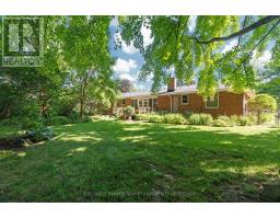 218 OAKCREST DRIVE - 44