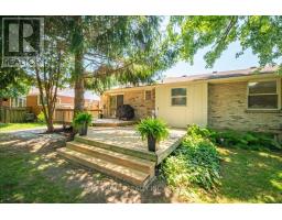 1451 STONEYBROOK CRESCENT - 33