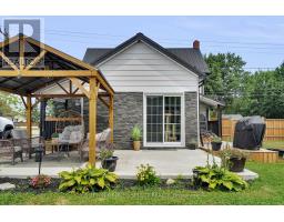 145 VICTORIA AVENUE - 32