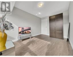 611 - 521 RIVERSIDE DRIVE - 31