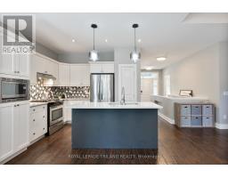 681 BENNETT CRESCENT - 11