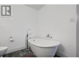 26 - 374 FRONT STREET - 40