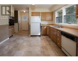 42 NAOMEE CRESCENT - 11
