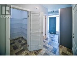 22 QUEENSWAY DRIVE - 17