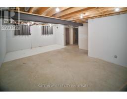 22 QUEENSWAY DRIVE - 36
